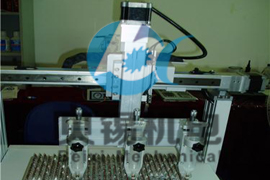 機(jī)械手點(diǎn)膠機(jī)